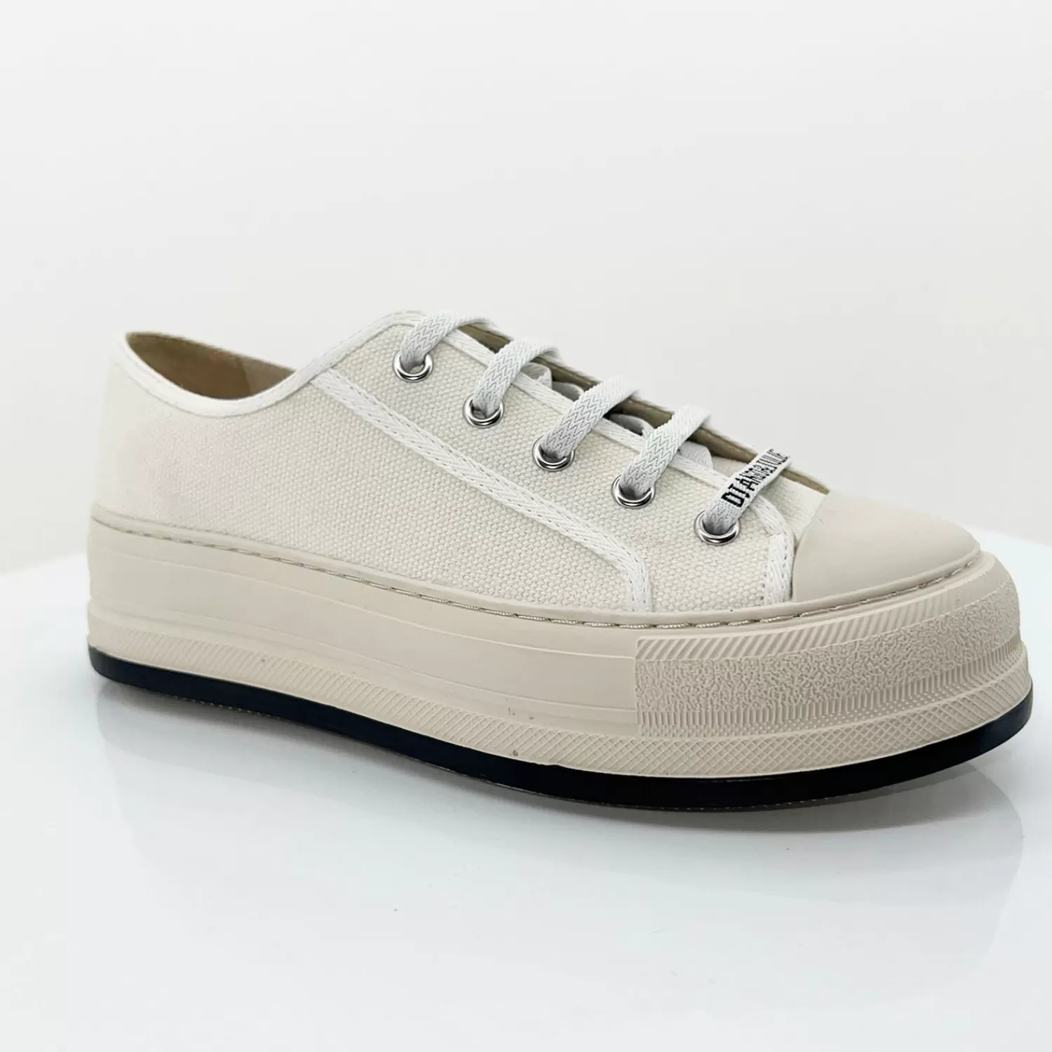 Django & Juliette Sneakers*Genesiss Sneaker - Off White - DJ48