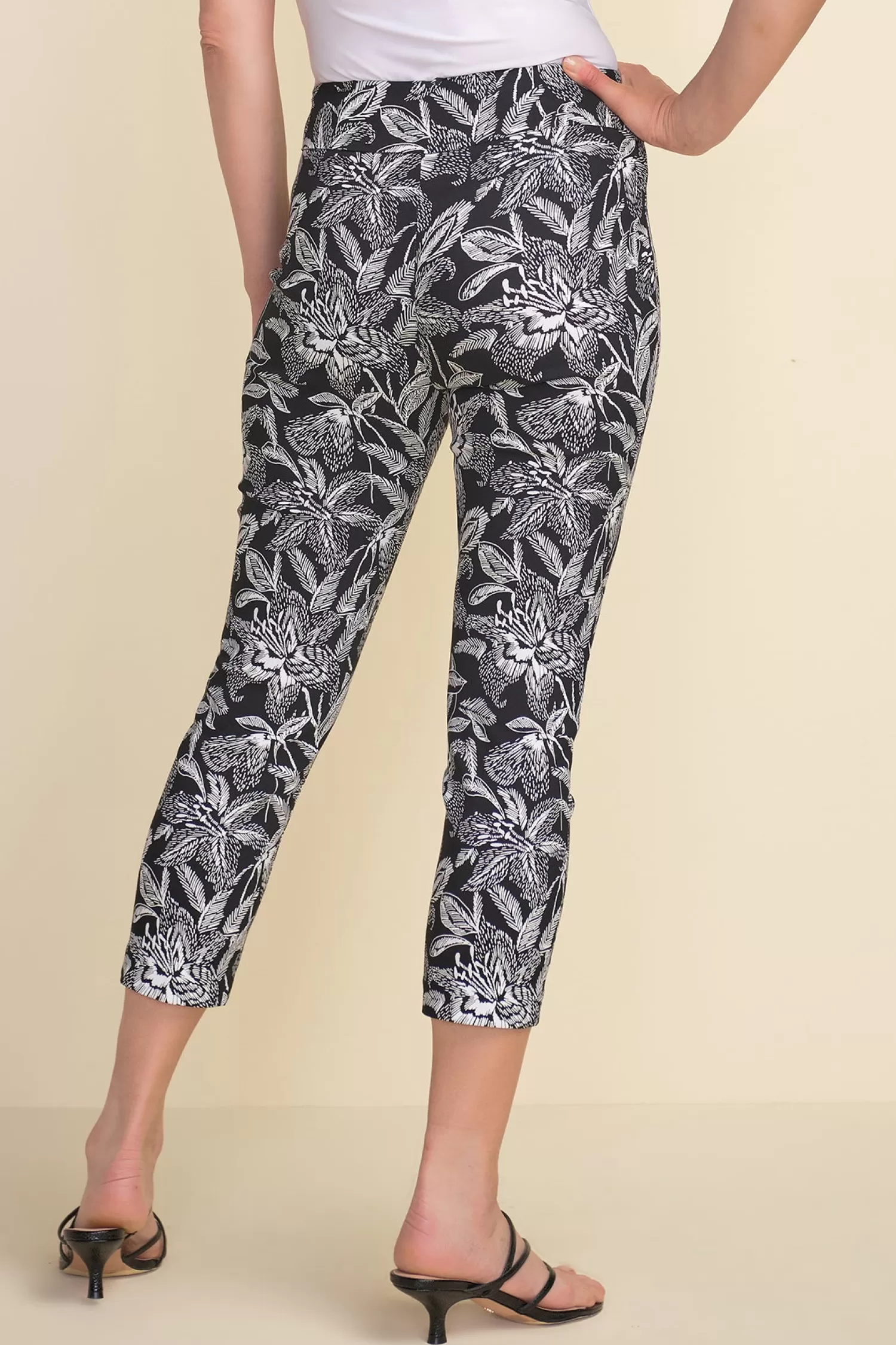 Joseph Ribkoff Ladies Pants*Lydia Floral Crop Pants