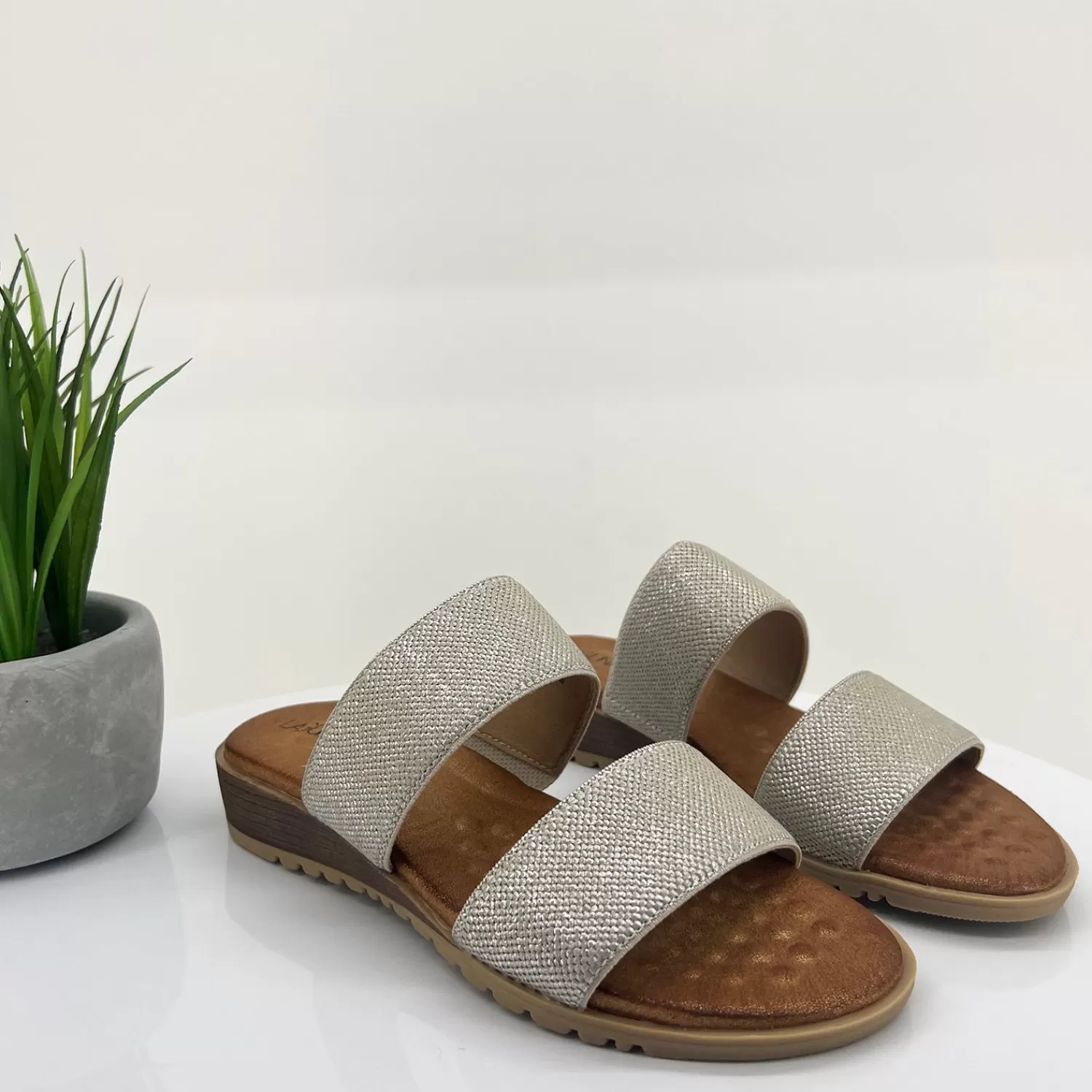 Laguna Quays Resort Flats | Sandals*Mister Sandal - Silver - LQ2