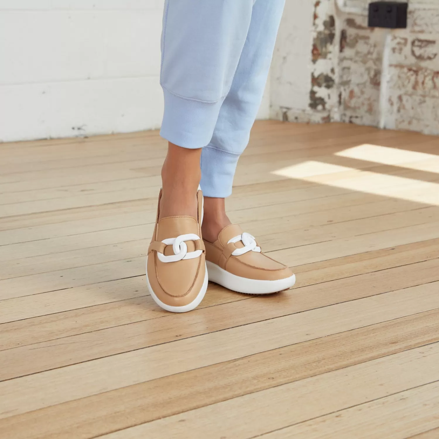 Alfie & Evie Sneakers*Mooch Sneaker - Caramel - AE4