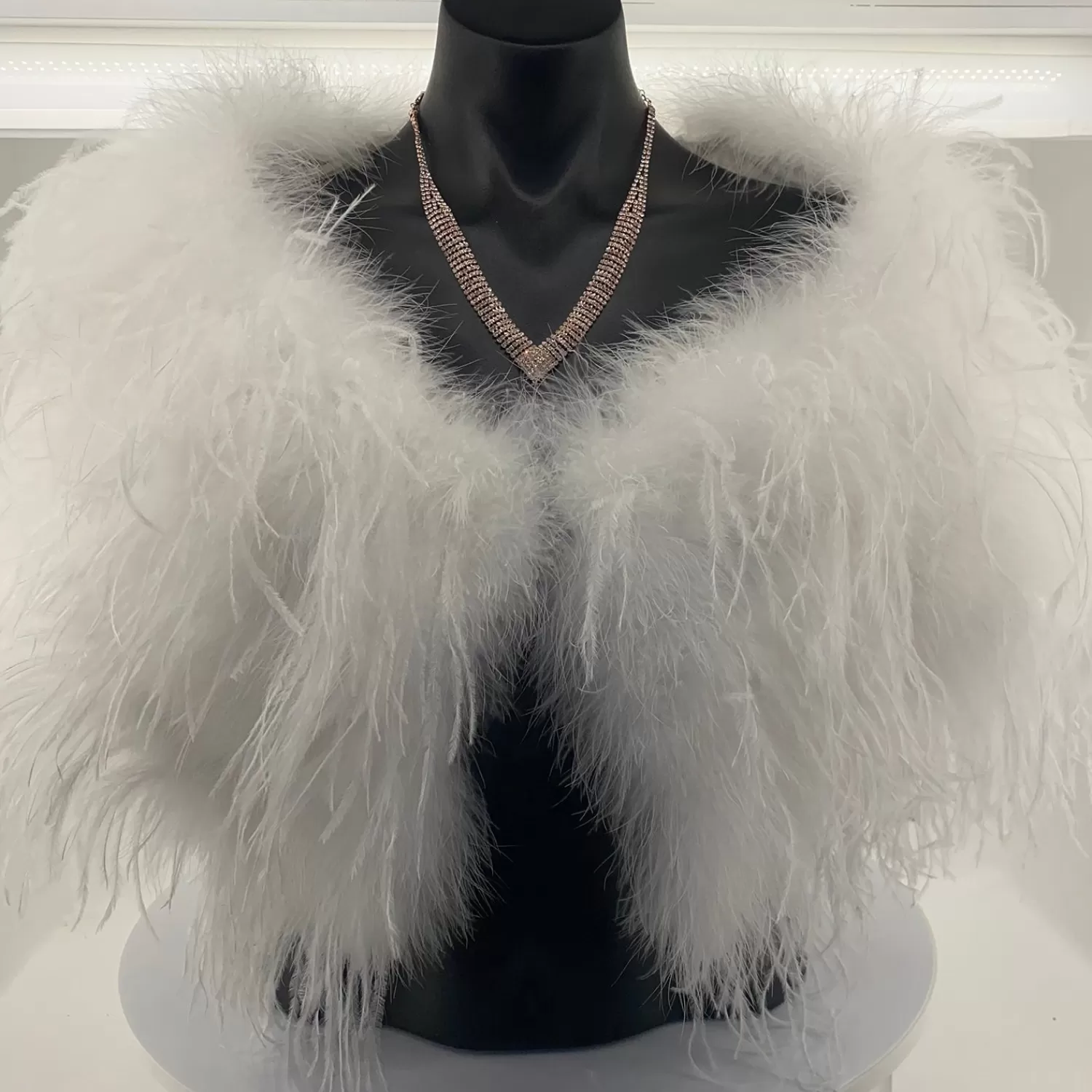 Pizazz Boutique Feather Wraps*Ostrich Feather Shrug - White - FI2
