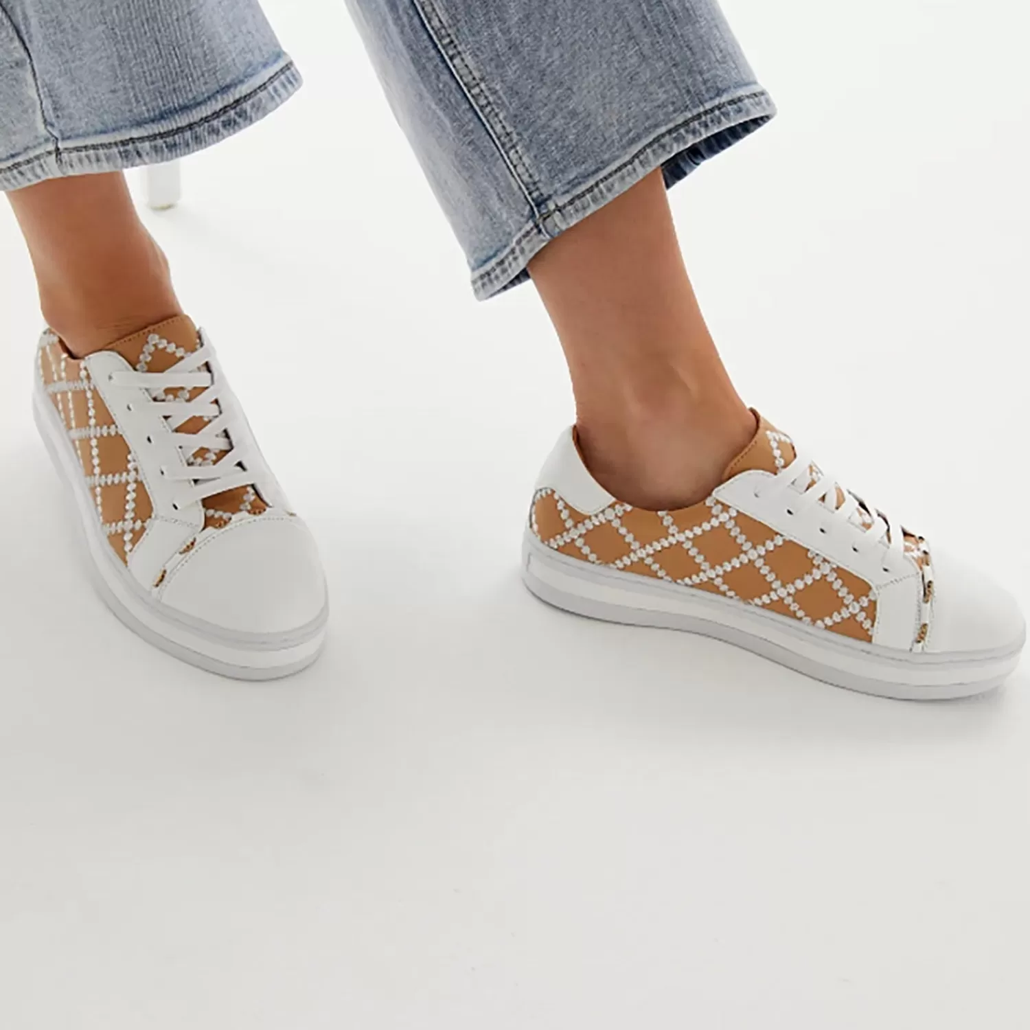 Alfie & Evie Sneakers*Pleat Sneaker - Camel/White - AE19