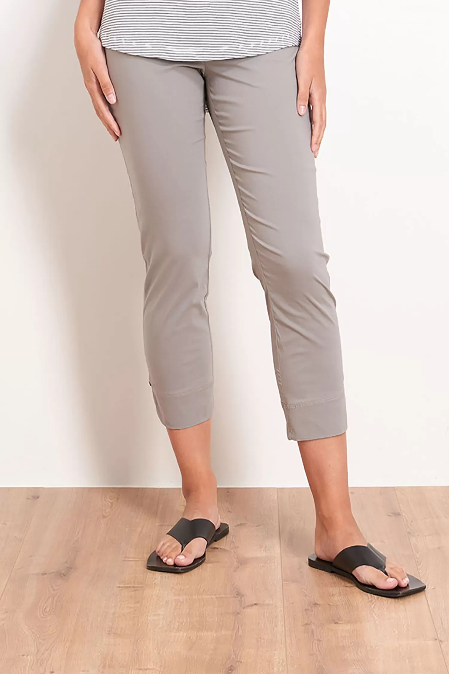 Foil Ladies Pants*Riveting 7/8 Taper Pant - Pebble - F10