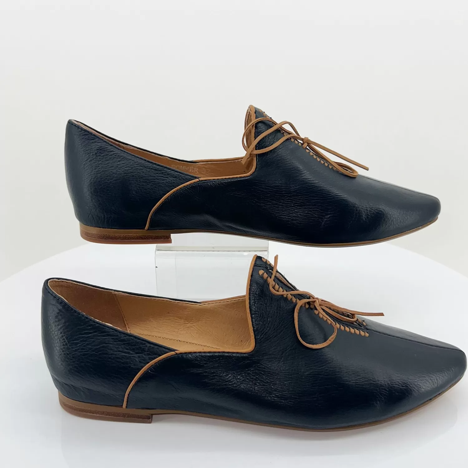 Top End Shoes Flats*Sommer Flats - Navy & Tan - TE12