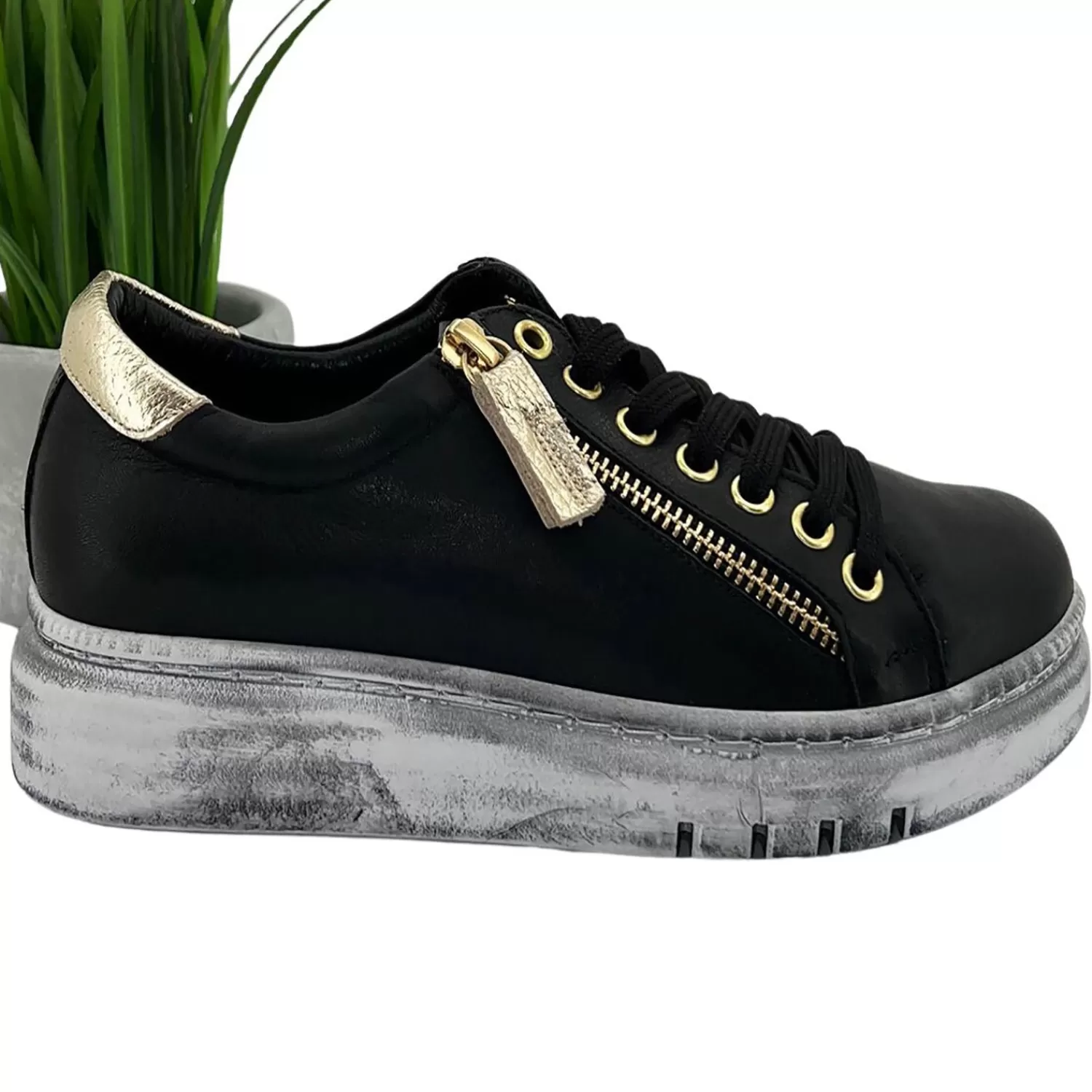 Rilassare Sneakers*Tatter Sneaker | Black/Gold | RS3