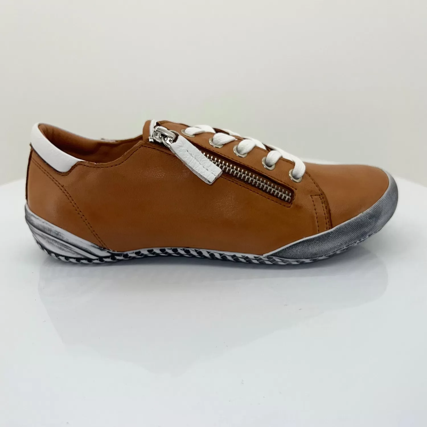 Rilassare Sneakers*Tess Flat Sneaker | Cognac | RS12