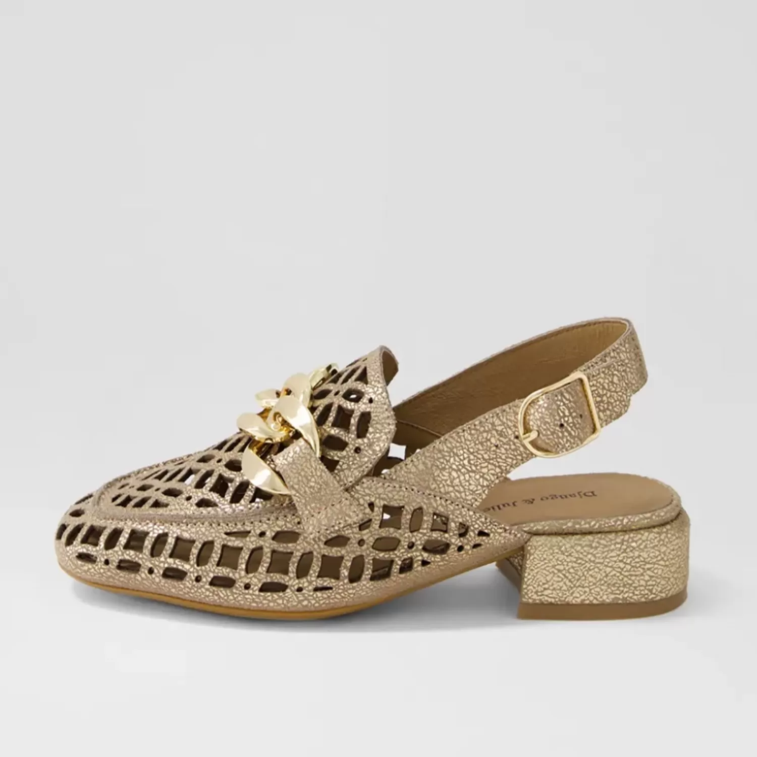 Django & Juliette Flats | Sandals*Vooper Flats - Gold Crackle - DJ29